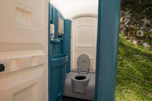 Best Construction site porta potty rental  in St John, KS